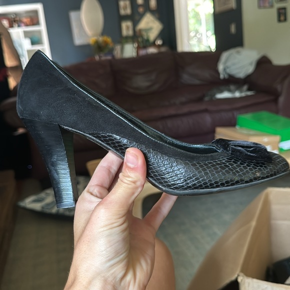 Heels - Picture 2 of 4